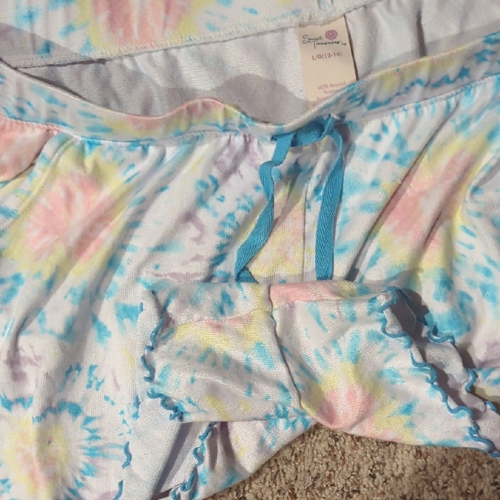 Colorful Tie-Dye Shorts - Picture 2 of 8